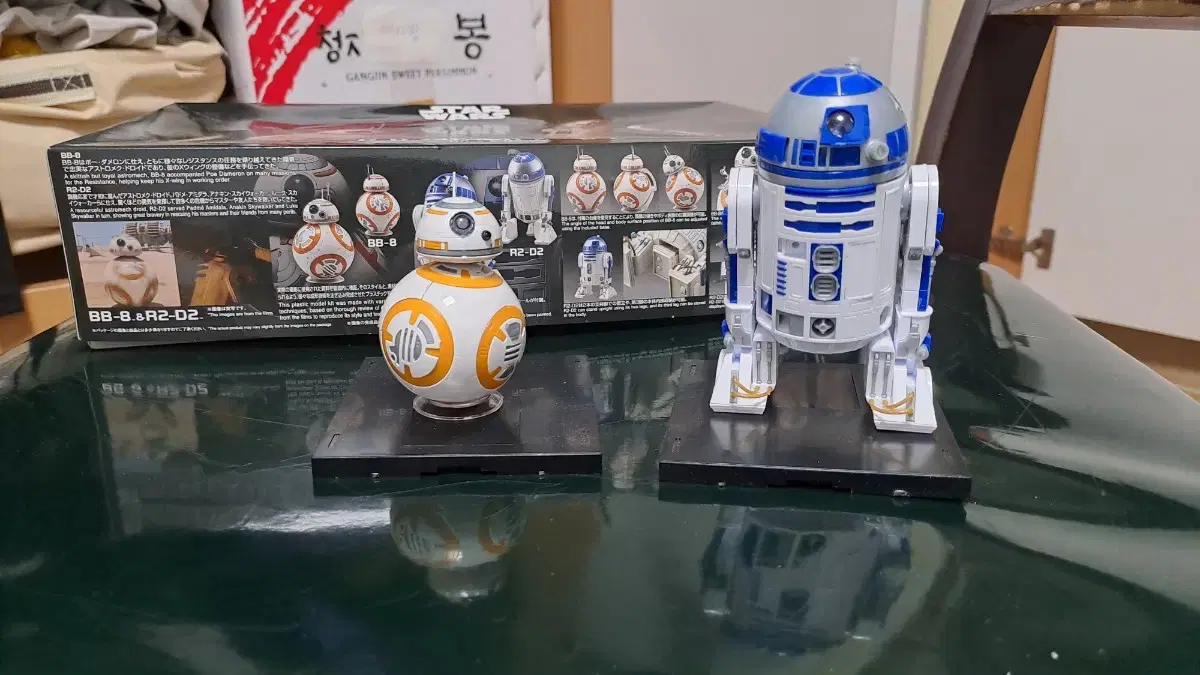 Star Wars plastic models R2-D2 & BB-8, Gundam for sale