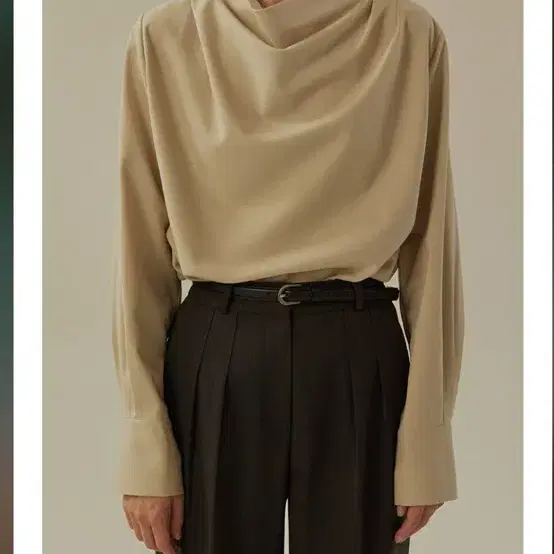 망고매니플리즈 VII DRAPE BLOUSE