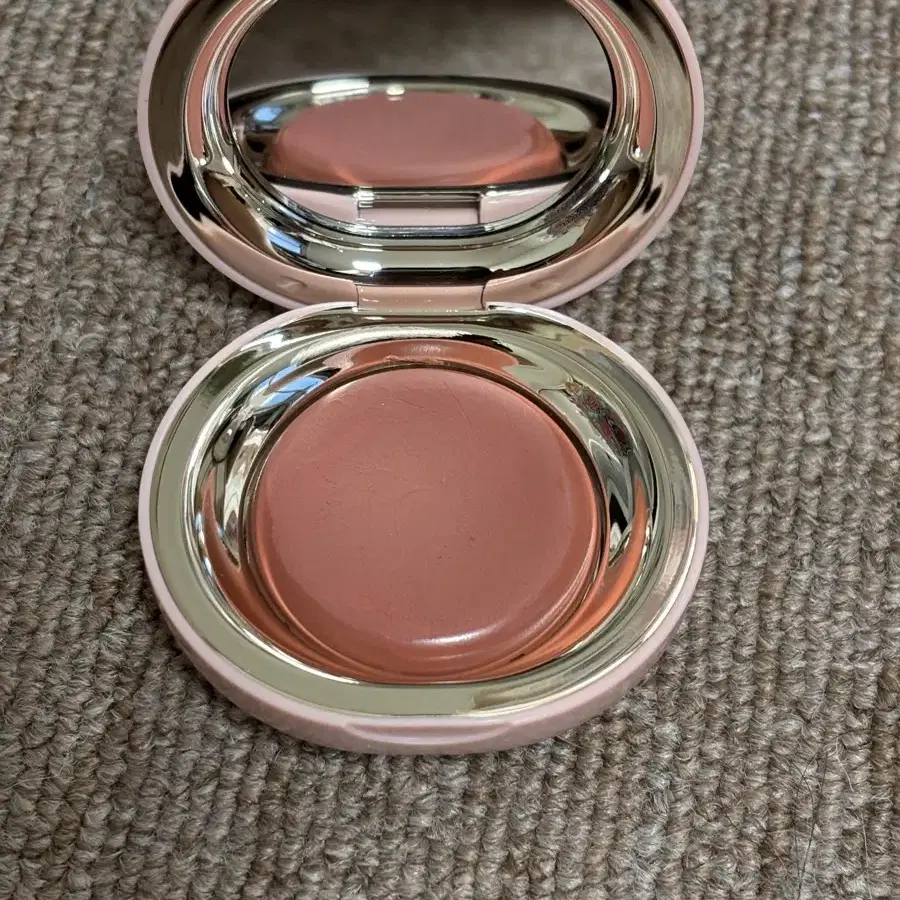 레어뷰티 melting blush nearly neutral