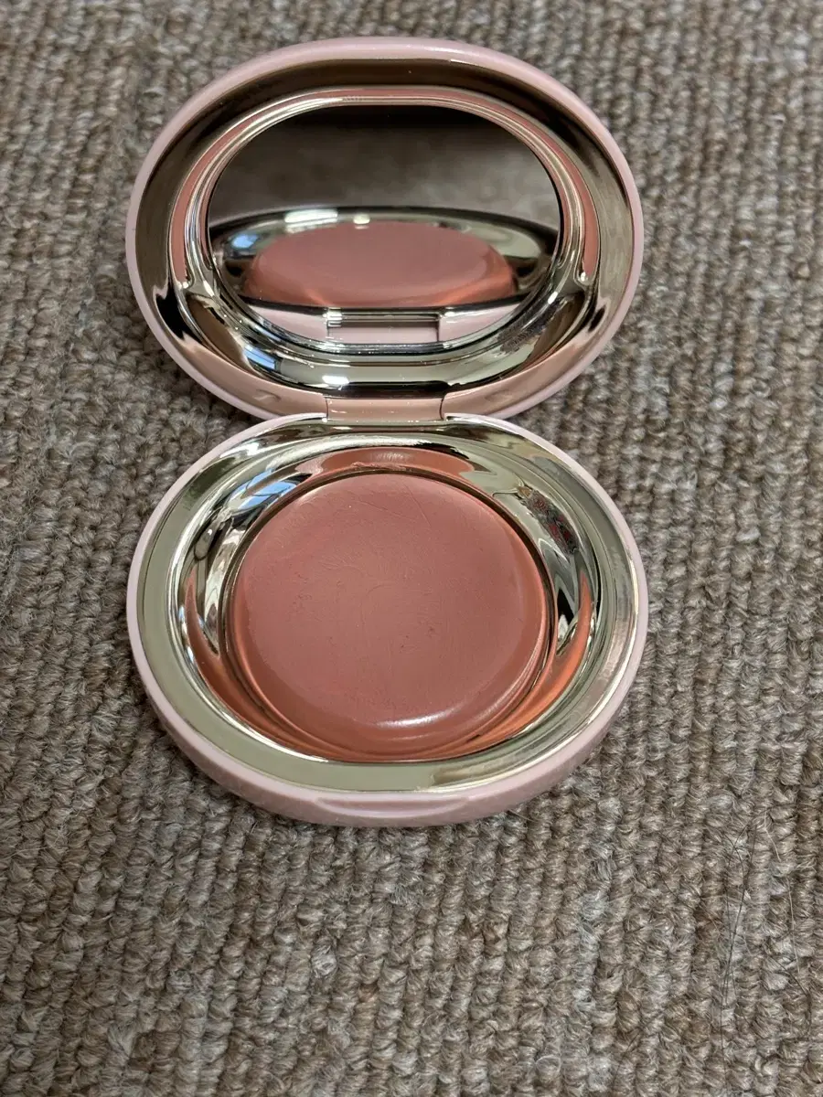 레어뷰티 melting blush nearly neutral