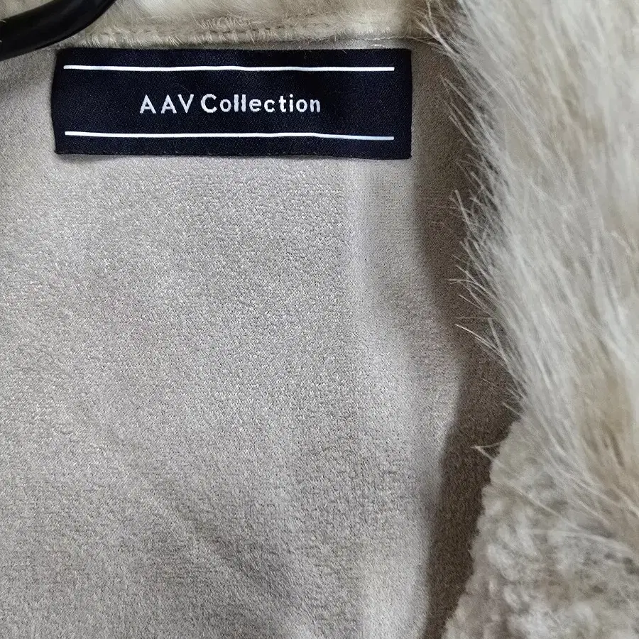 아브컬렉션 avv collection 조끼 무스탕베스트 에코퍼