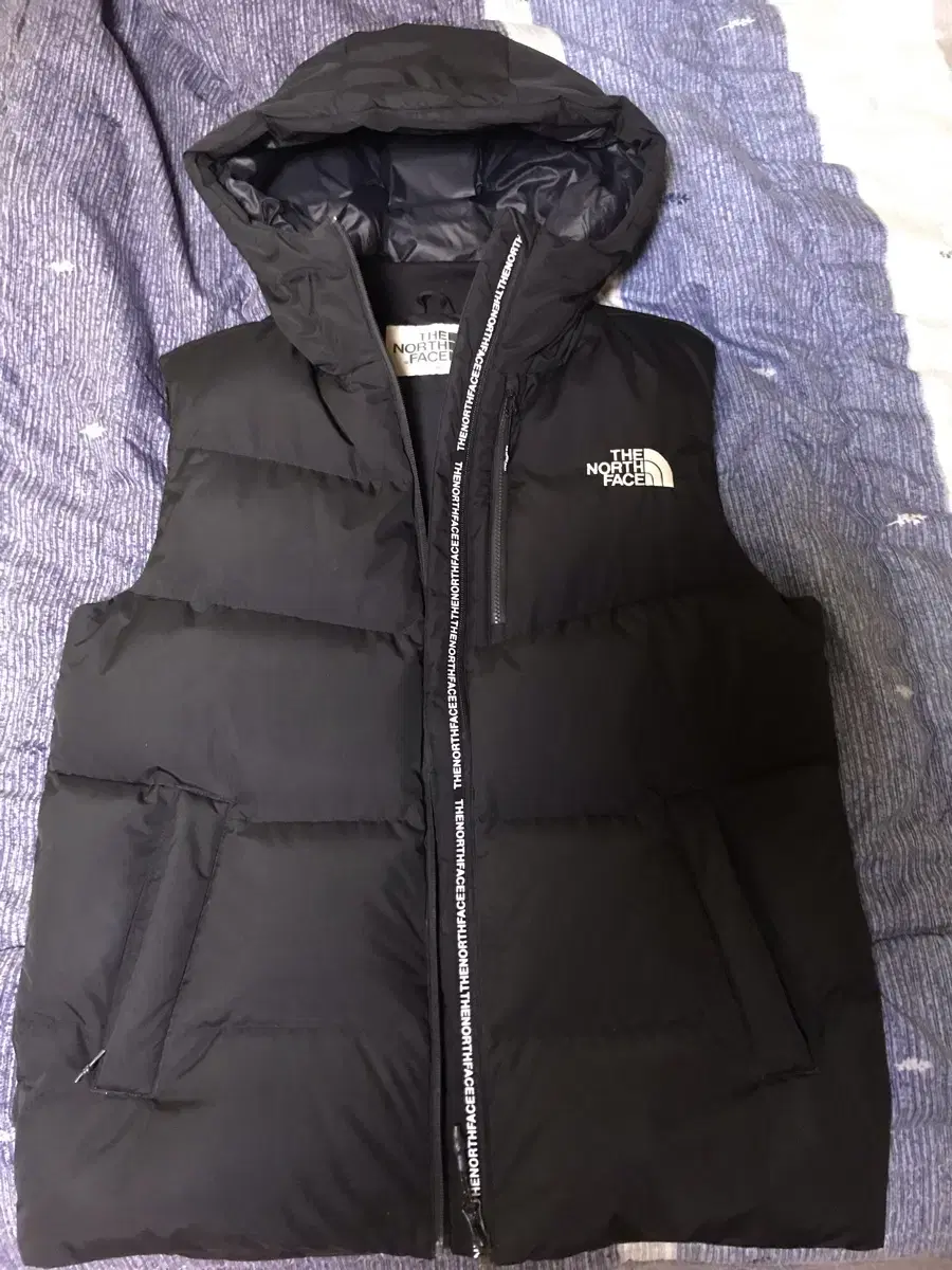 The North Face Goose Hooded Padded Vest L