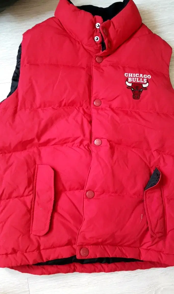 NBA Red Chicago Bulls vahn padded 110