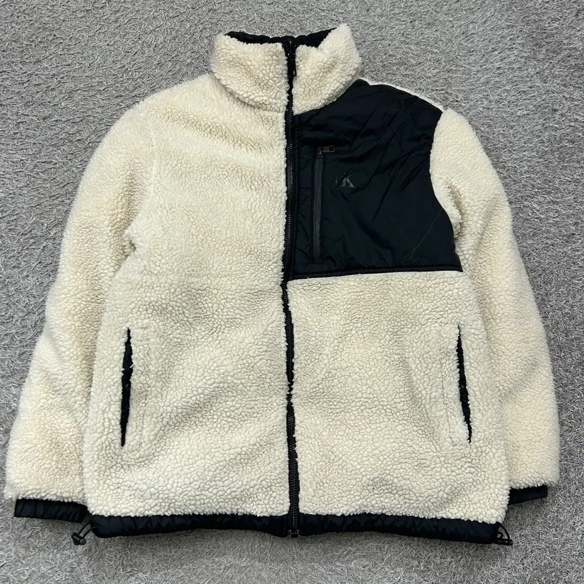 [95-100] Calvin Klein Reversible Hooded Padding