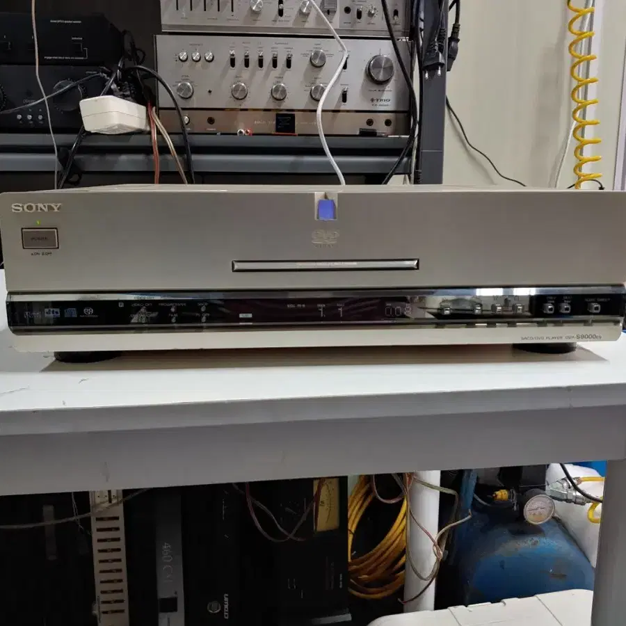 소니  SACD  DVD  DVP-S9000ES 플레이어입니다