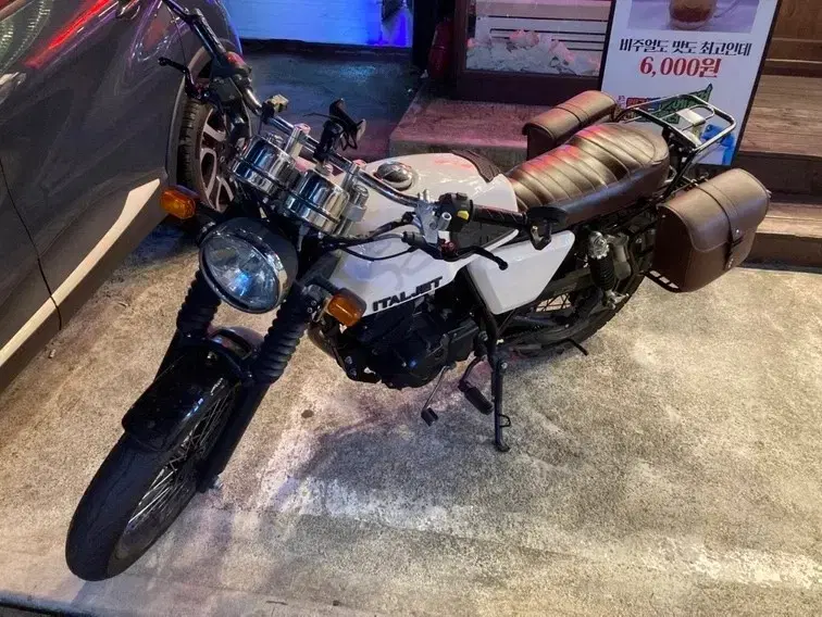 그리폰 125cc 18년식 캬브 모델입니다