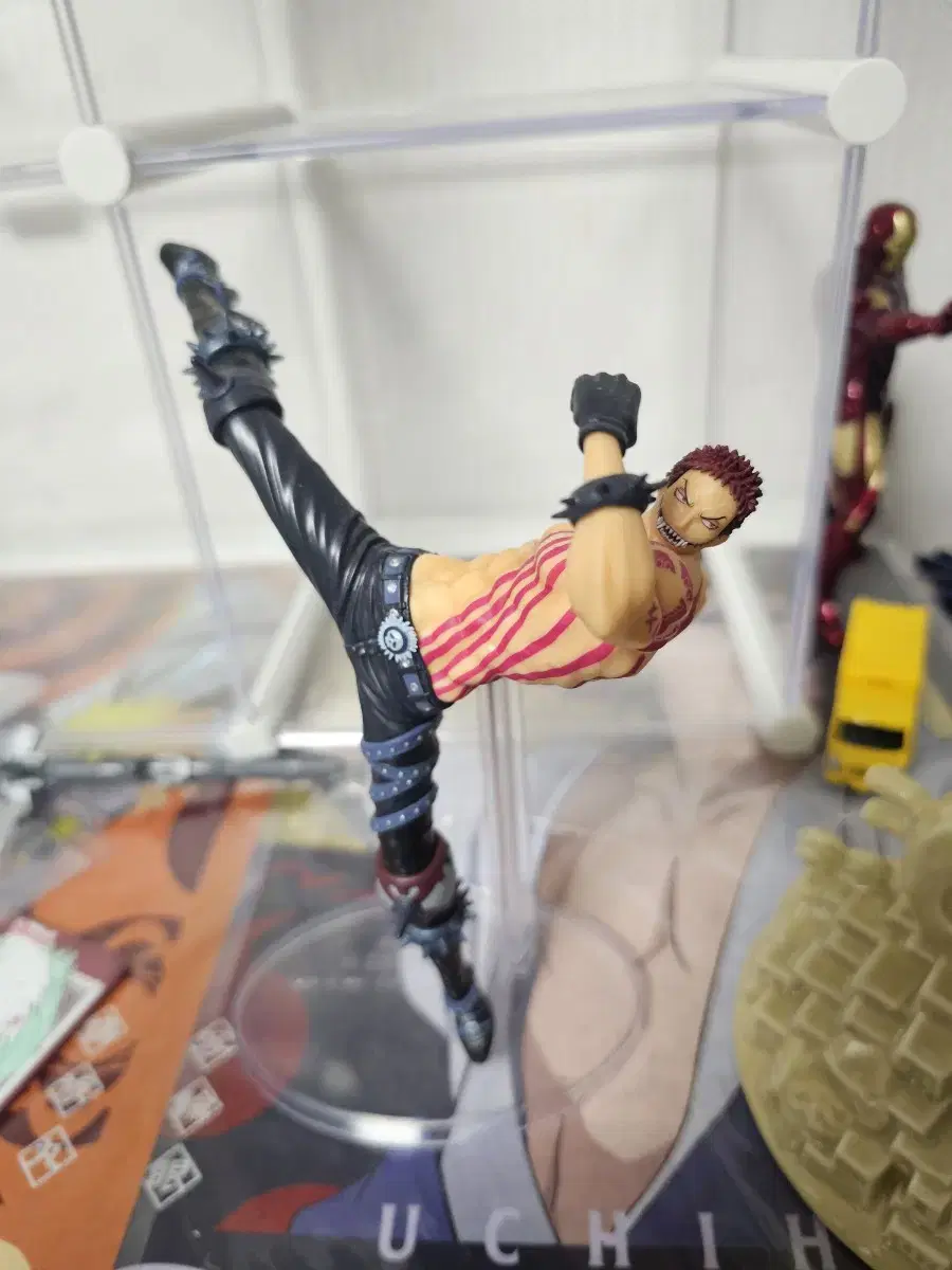 ONEPIECE First Lottery Impregnable Kaido Phase D Charlotte Katakuri Figure for sale.