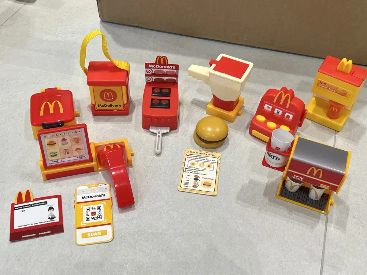 McDonald's McDonald's Happy Meal Play Toy