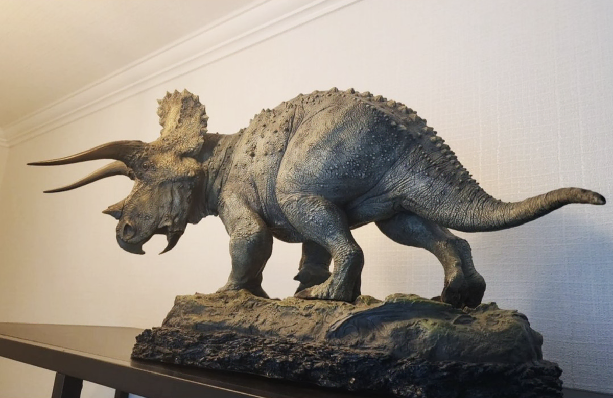 Sideshow Dinosaur Dinosaur Triceratops Stechu Figure