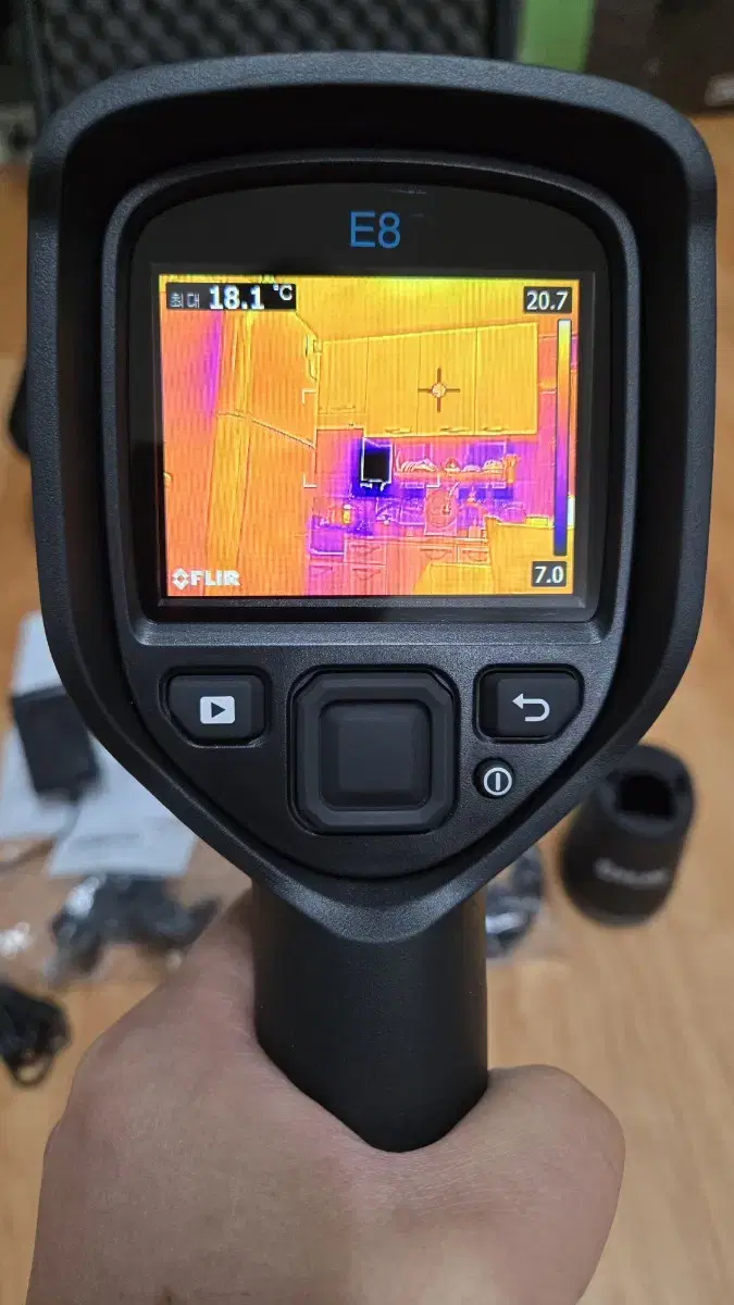 플리어 FLIR E8XT wifi 열화상카메라