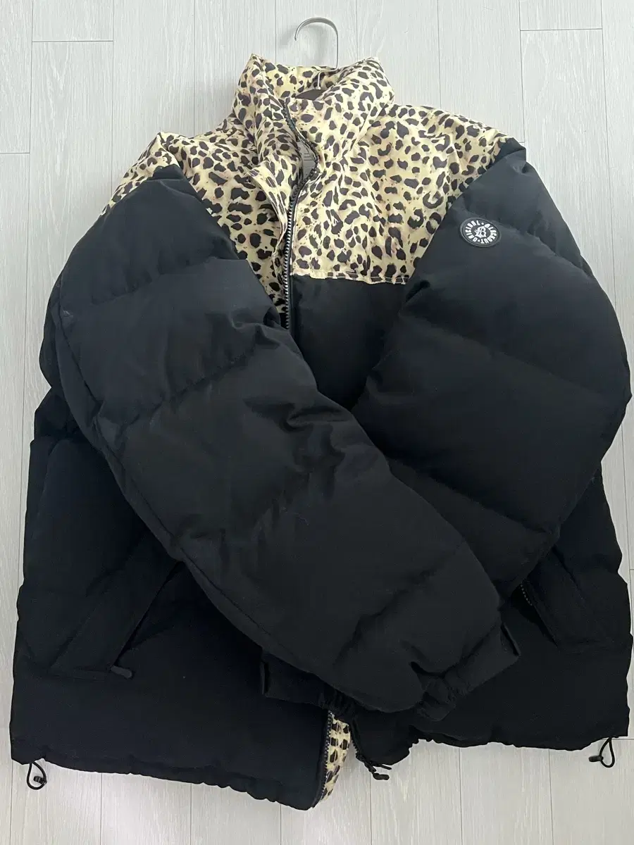 Blackout Leopard Nylon Padded L