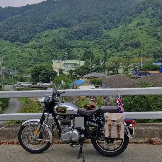 19년식  로얄엔필드 클래식500 크롬 판매합니다