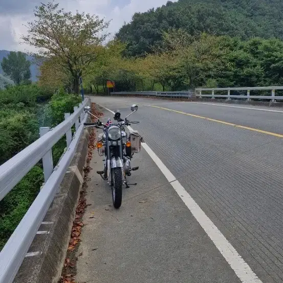 19년식  로얄엔필드 클래식500 크롬 판매합니다