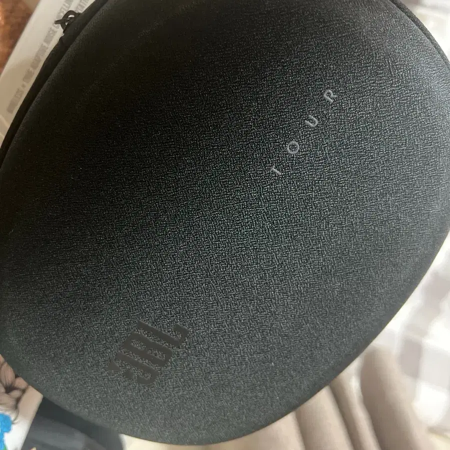 JBL TOUR ONE M2