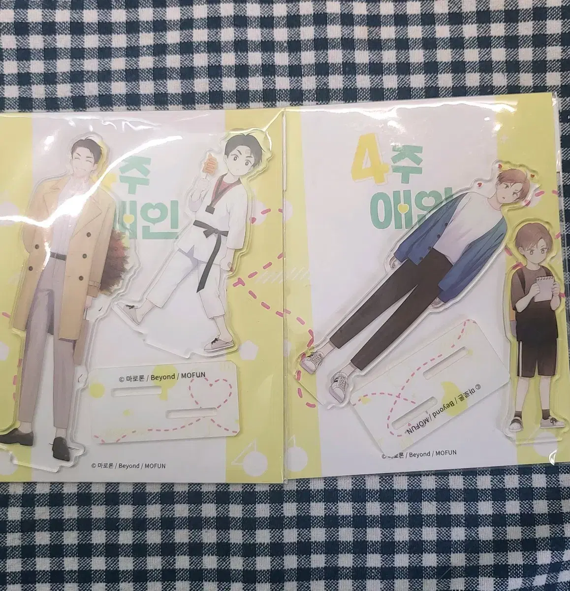 (Re-transferred) 4 WTS acrylic stand bulk Unsealed/Filmless Song Jae-hee Jung Jun