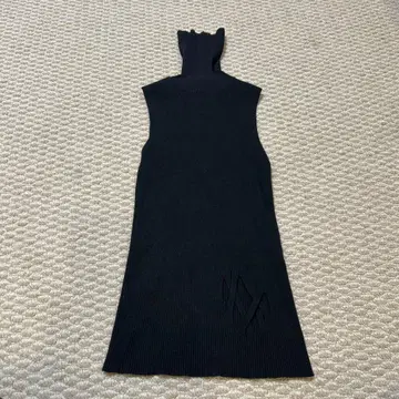 PATRIZIA PEPE 블랙 슬리브리스 니트 42