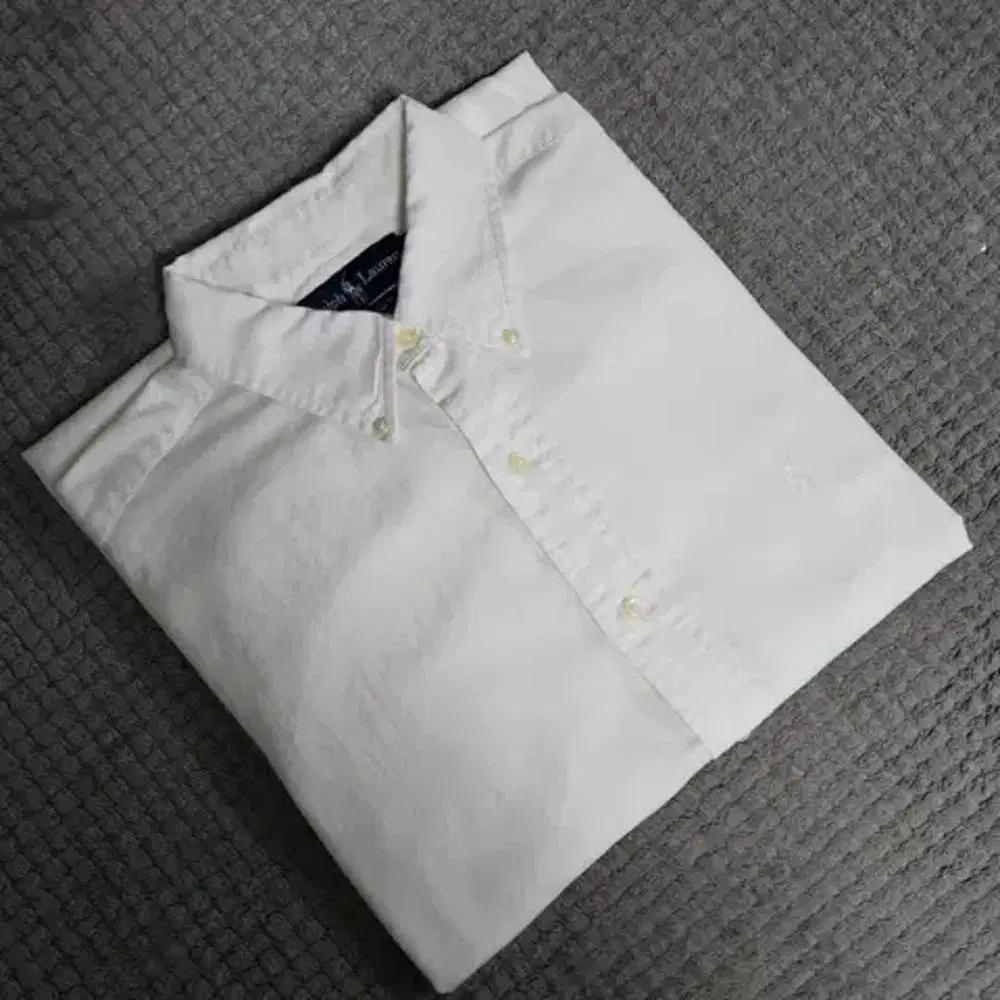 Genuine L Polo Ralph Lauren white shirt. (cw825)