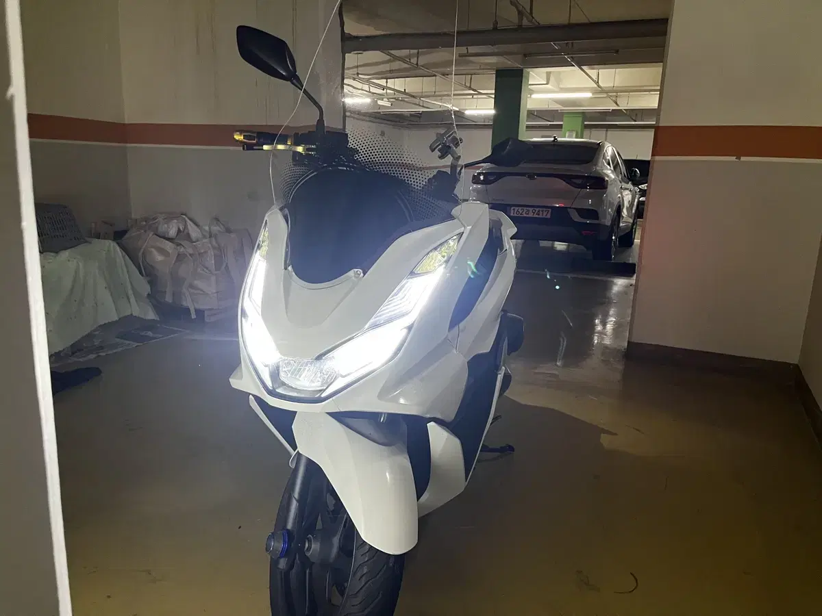 Pcx 22년식 abs모델 팝니다