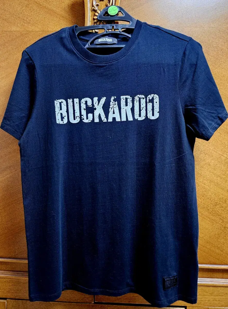 Buckeroo short sleeve size L