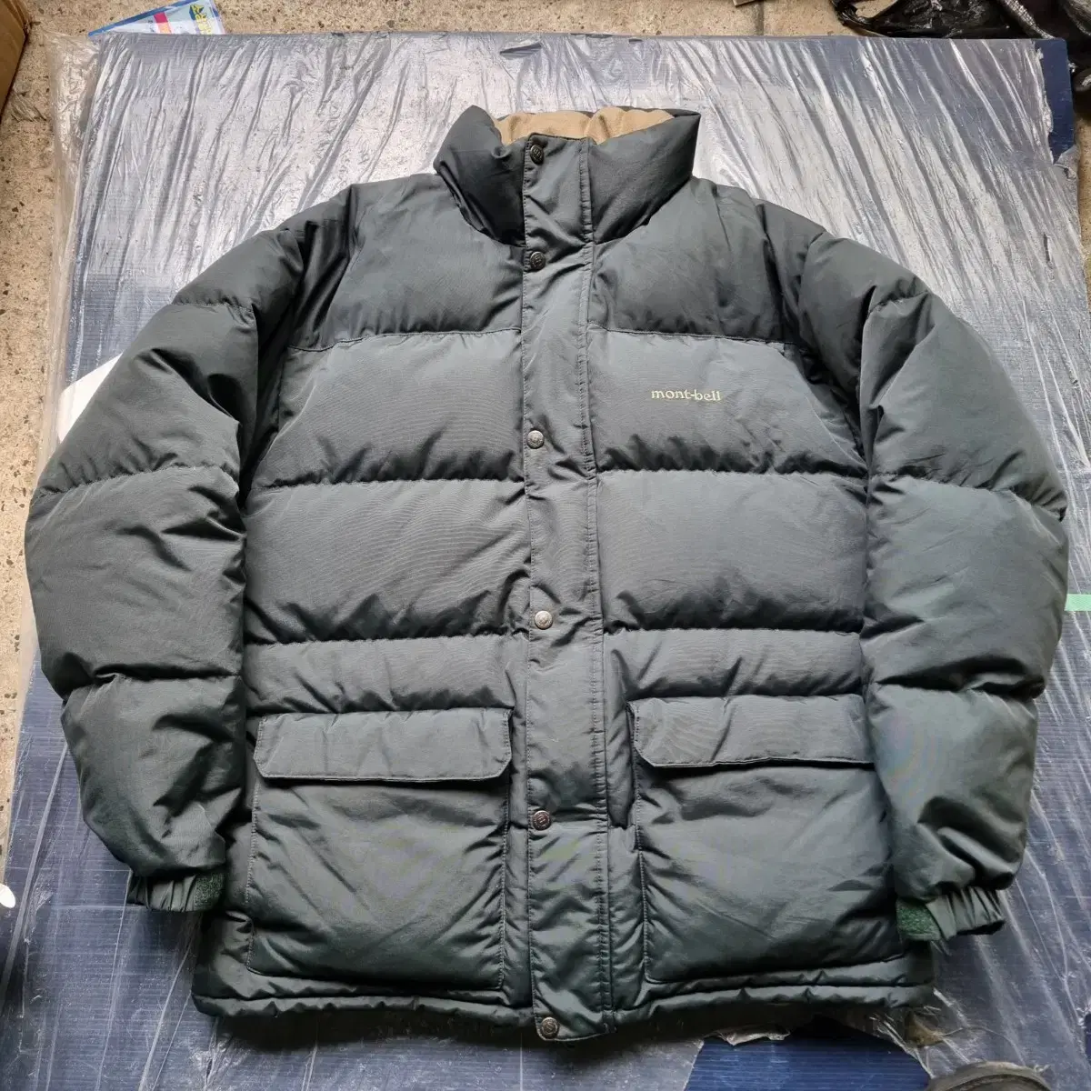 Japan Montblanc Belle padded down dark green two-way zip mountain parka