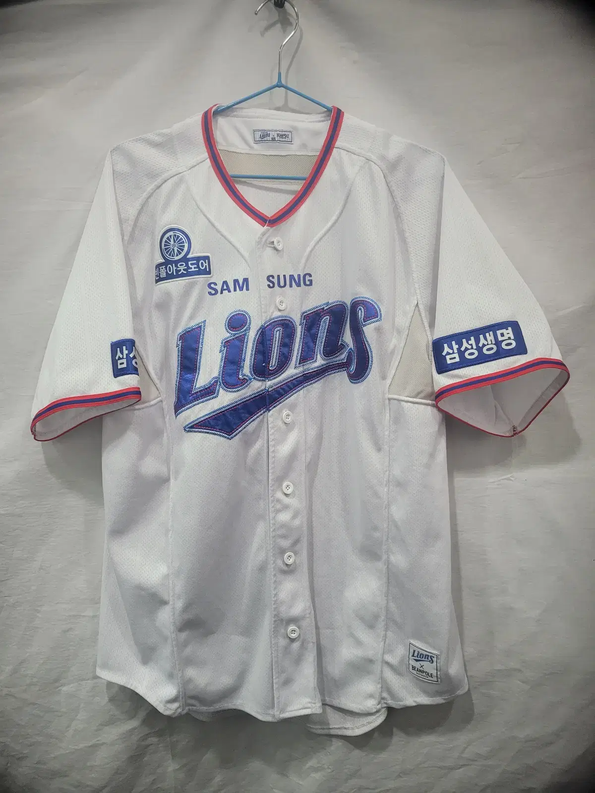 Samsung Lions beanpole jerseys with Lee Seung-yup's markingRefer to photo