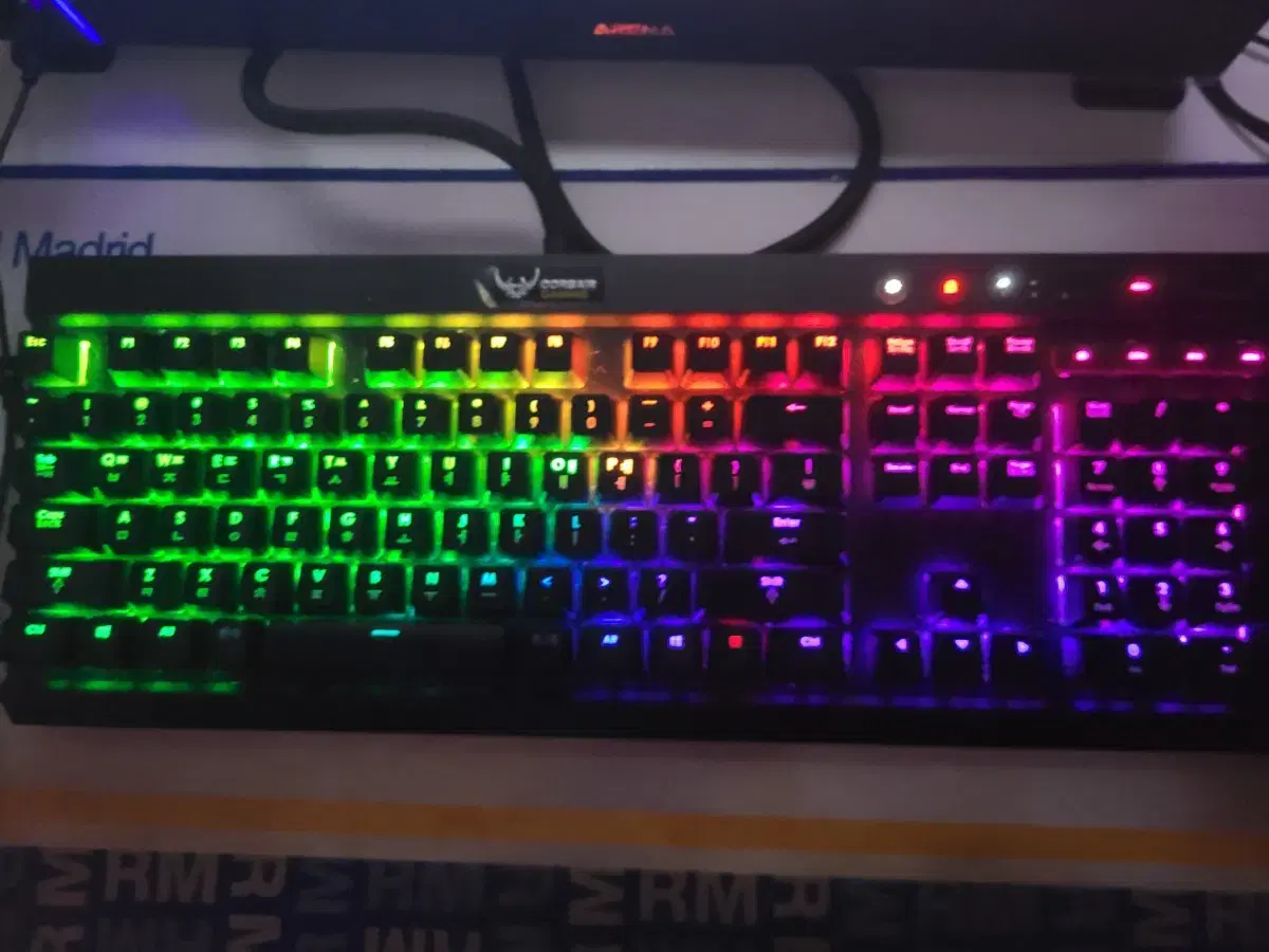 커세어 K70 RGB 적축 키보드 팔아요