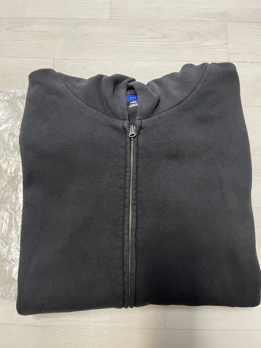 E.JI YZY Zip-up Hoodie Black