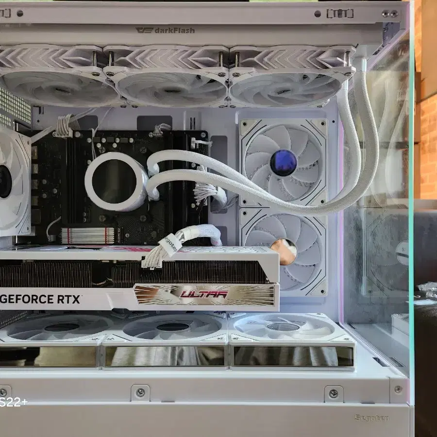 7800X3D + RTX4080 SUPER  컴퓨터