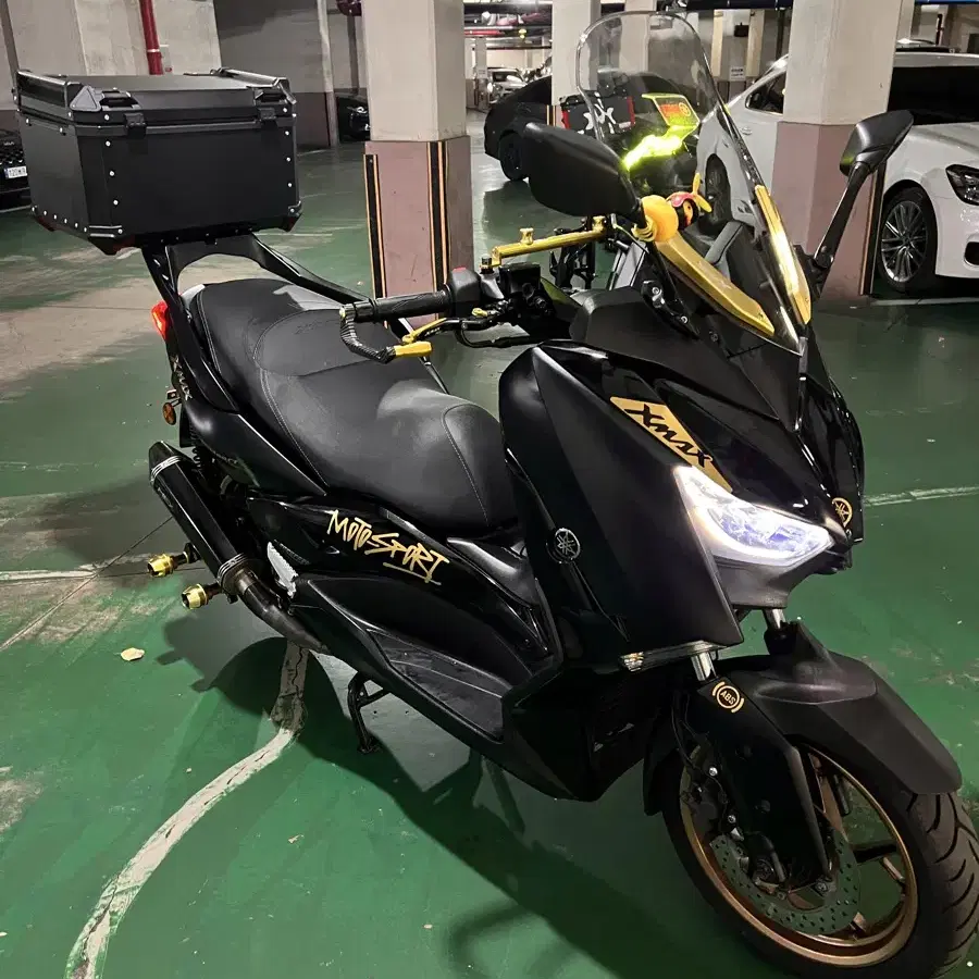 2021 xmax300 3300km 머플러 구조변경 완료