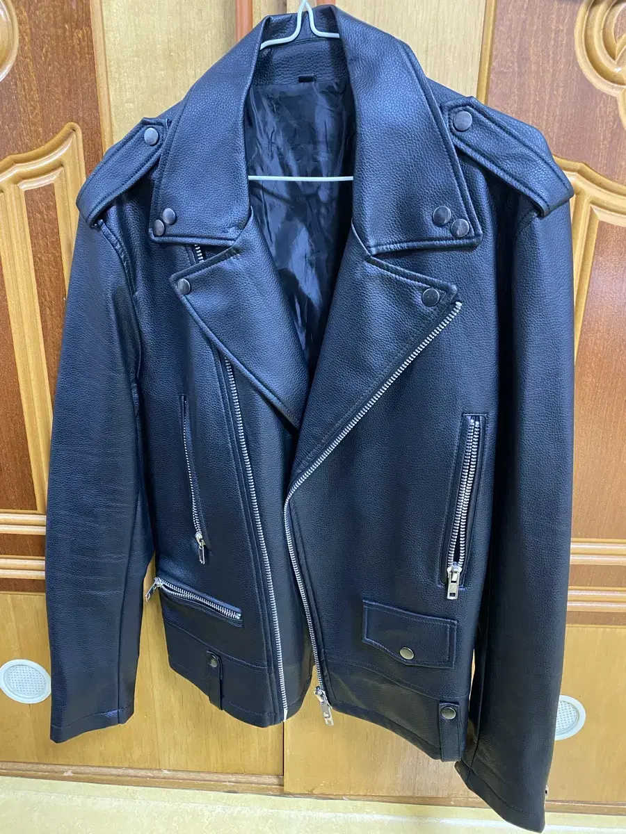 Men's leather jacket 95 m