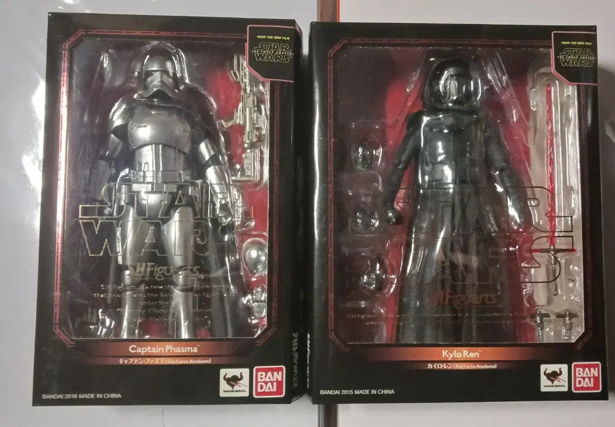 SHF Star Wars Figures Kylo ren 2 x Captain Phasma