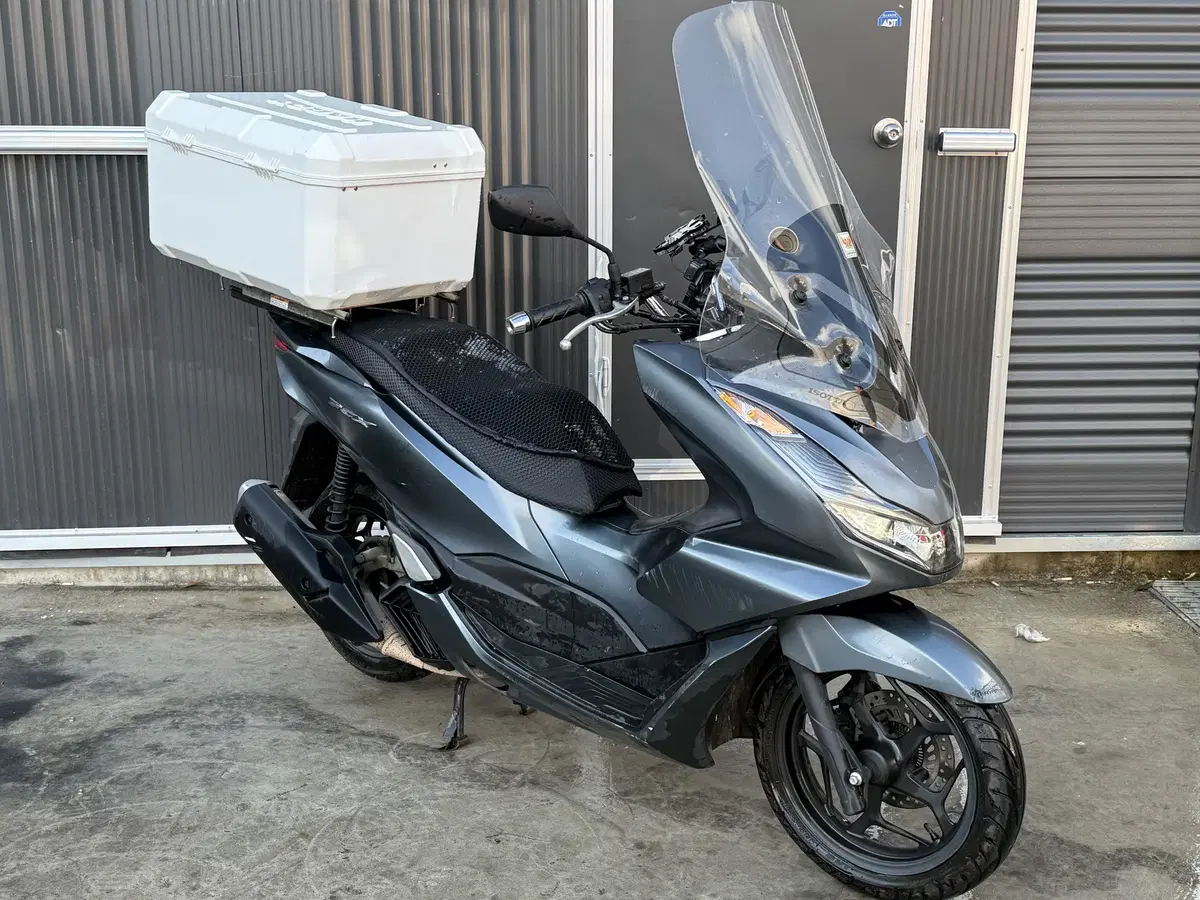 PCX21년 16000km ABS모델 신차컨디션 신차급 최저가판매합니다.