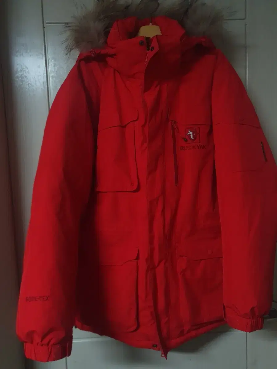 Black Yak Goose Down Gore-Tex Red 100