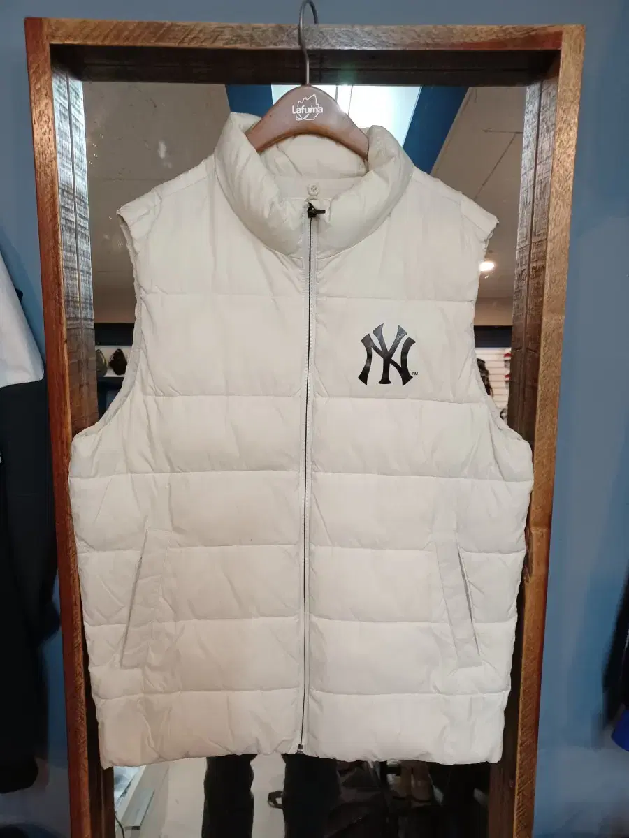 M.L.B. New York Yankees Padded Vest L