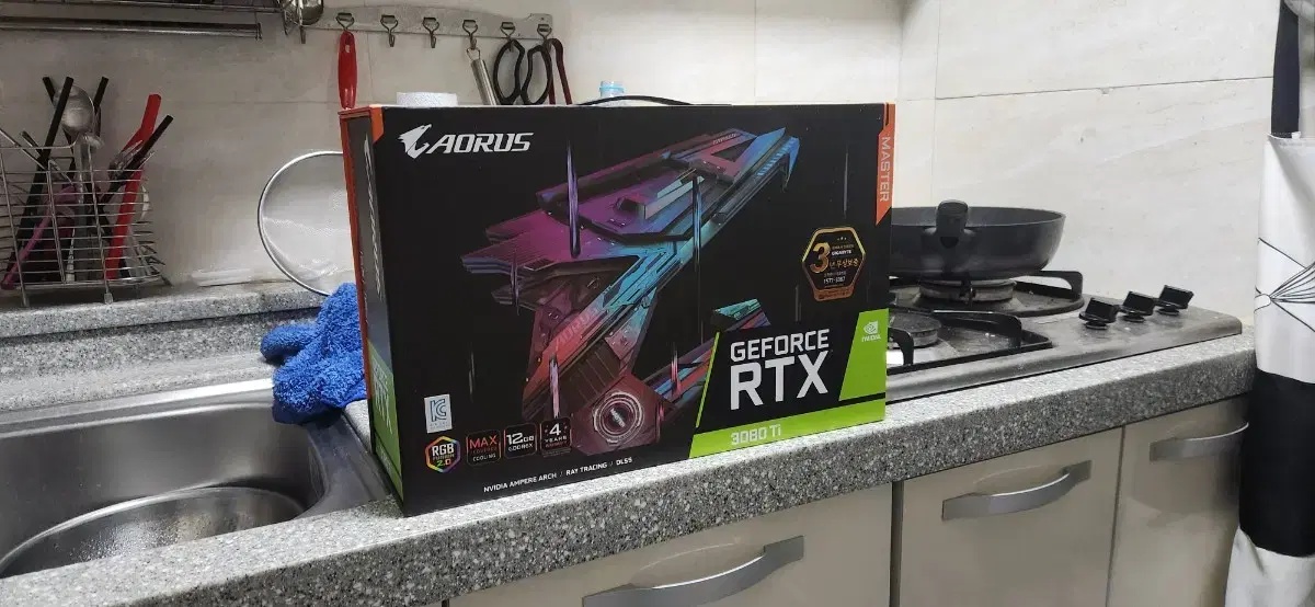 RTX 3080ti 어로스 마스터 풀박 팝니다 as 있음