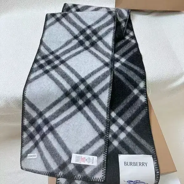 Burberry 전지현 동일 버전 체크무늬 양모 머플러