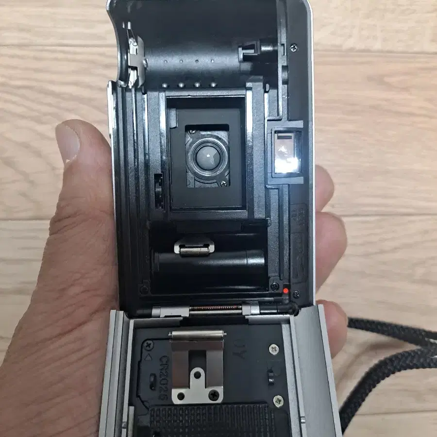 Konica AF A4 필름카메라 판매합니다.