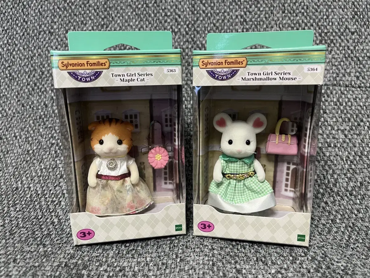 Sylvanian Towngirl Maplecat Marshmallow Rat