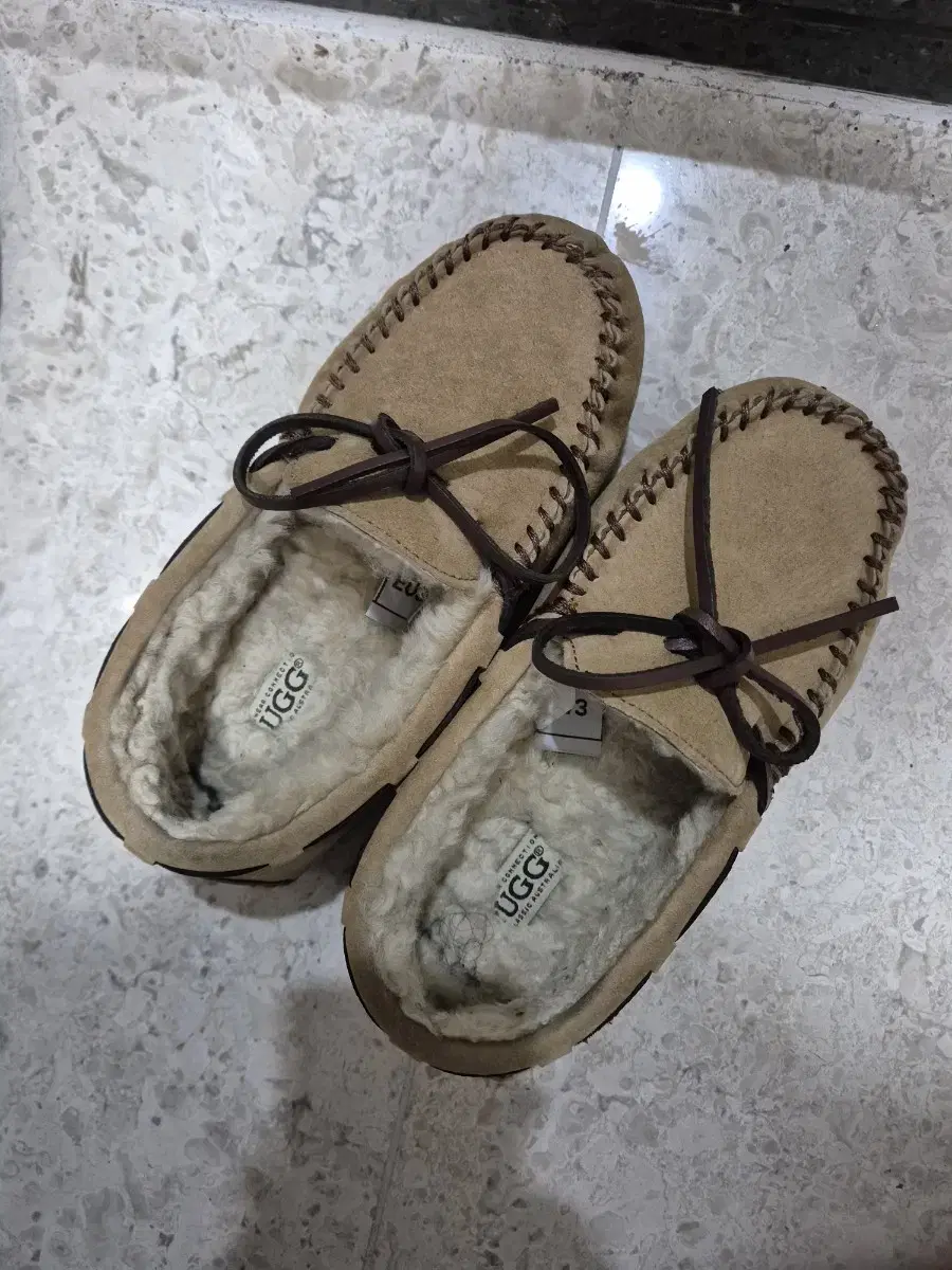 어그 ugg 키즈 모카신 eur35 체스넛 210 215 추천