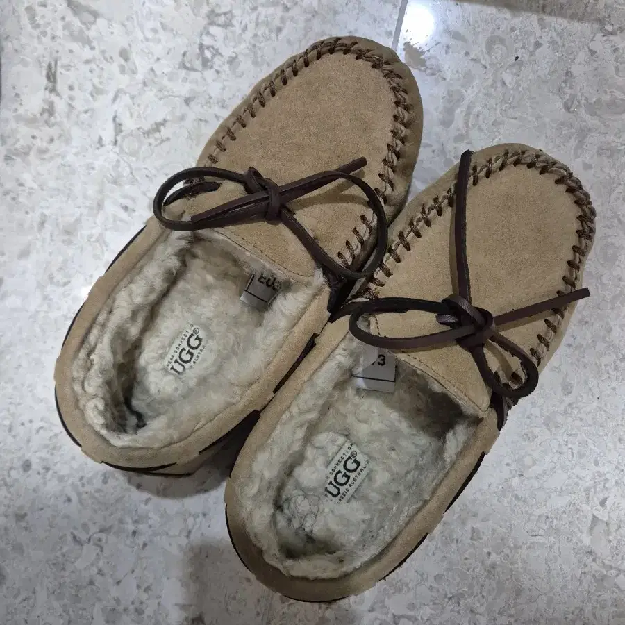 어그 ugg 키즈 모카신 eur35 체스넛 210 215 추천