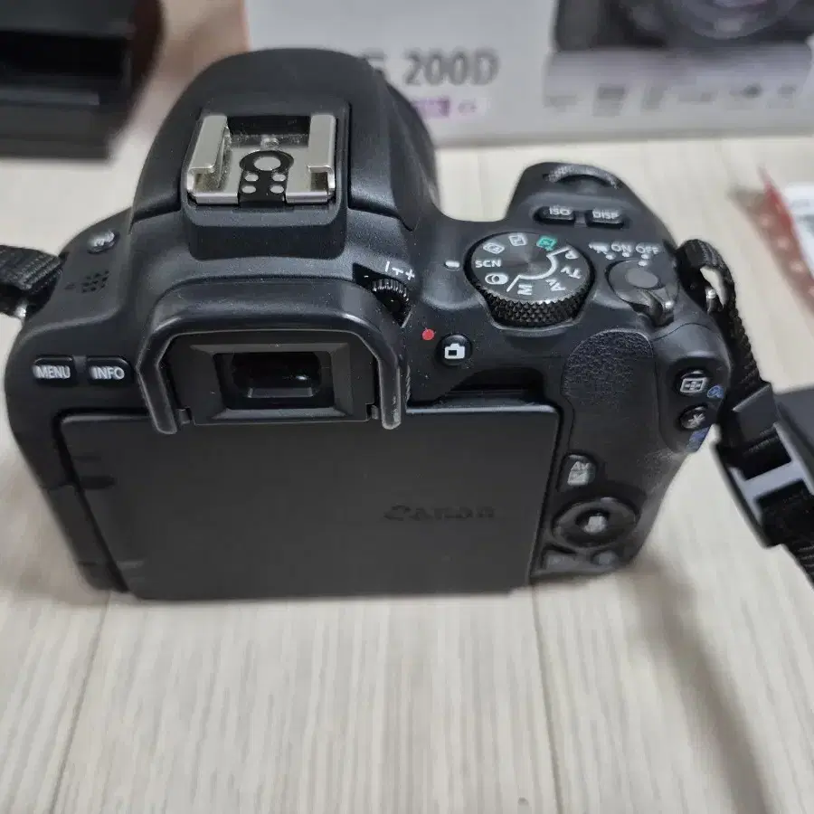 작고 이쁜 캐논 DSLR 카메라 A급 EOS 200D 박스세트