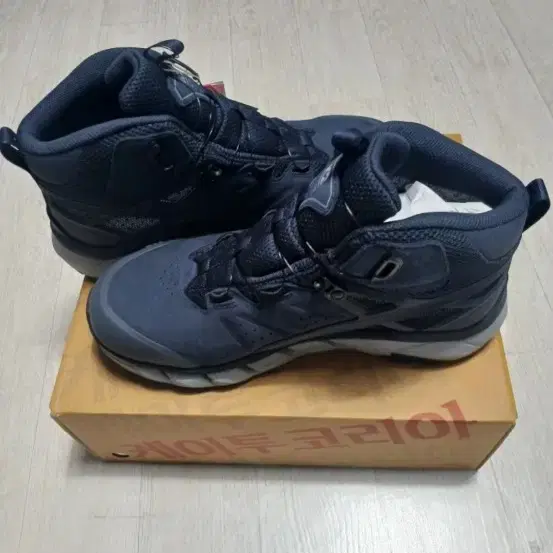 k2 270 등산화 팝니다