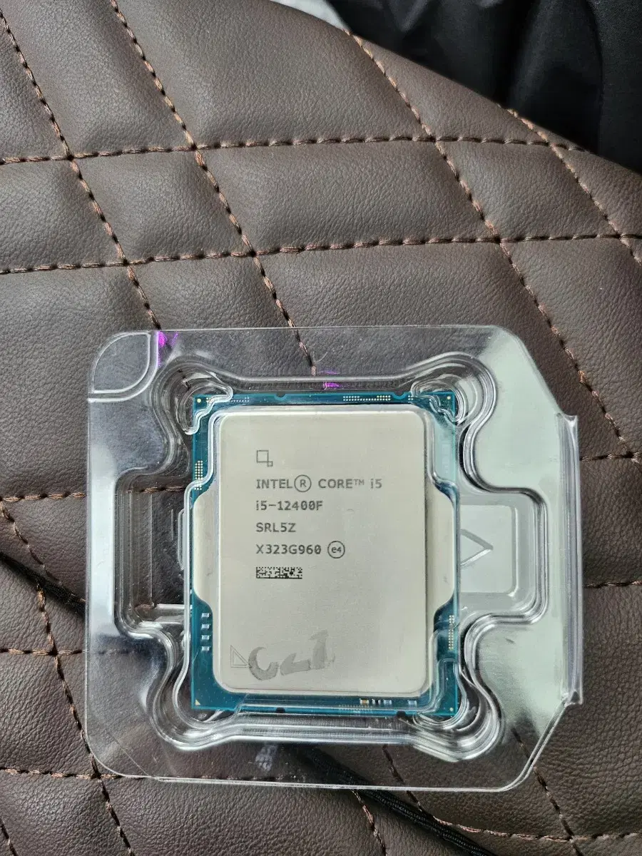 인텔 i5-12400F CPU