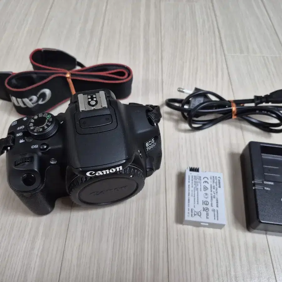 캐논 EOS 700D 카메라 바디 세트