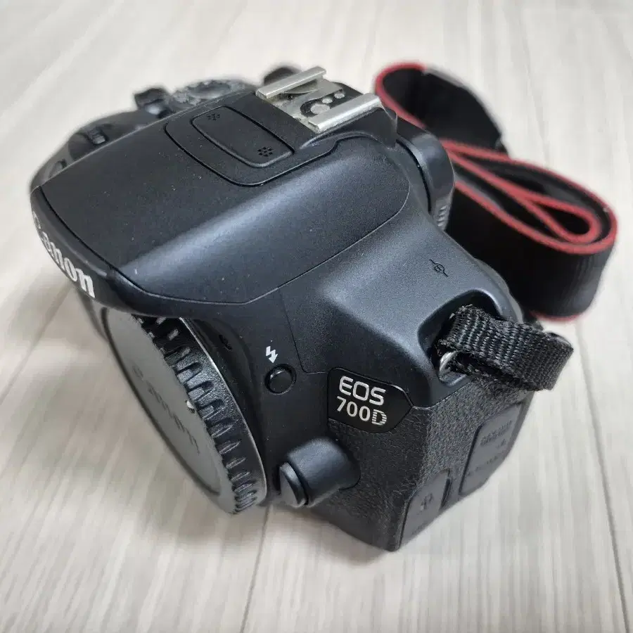 캐논 EOS 700D 카메라 바디 세트