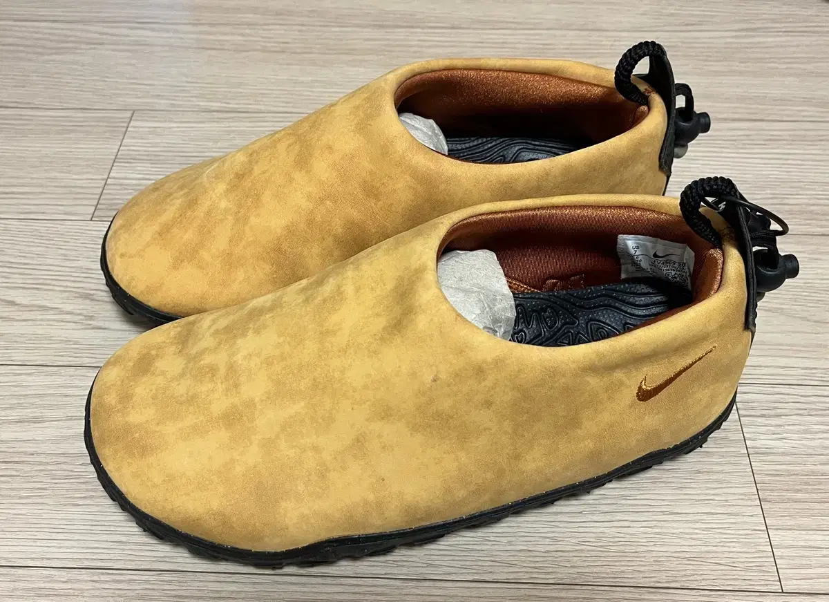 Nike ACG moc 250 러셋