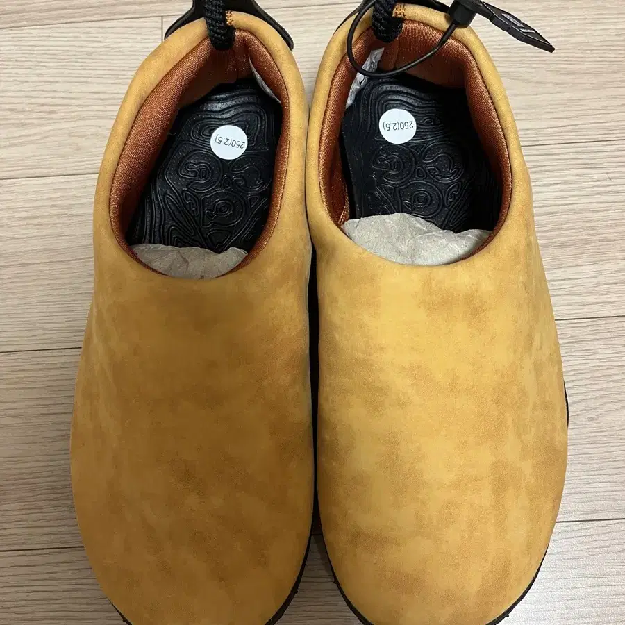 Nike ACG moc 250 러셋