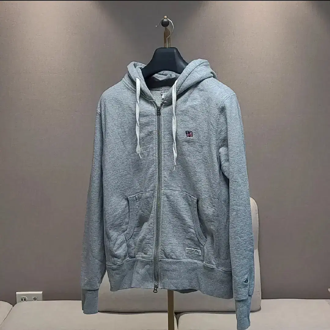 95 ) CoverNet Zip-Up Hoodie