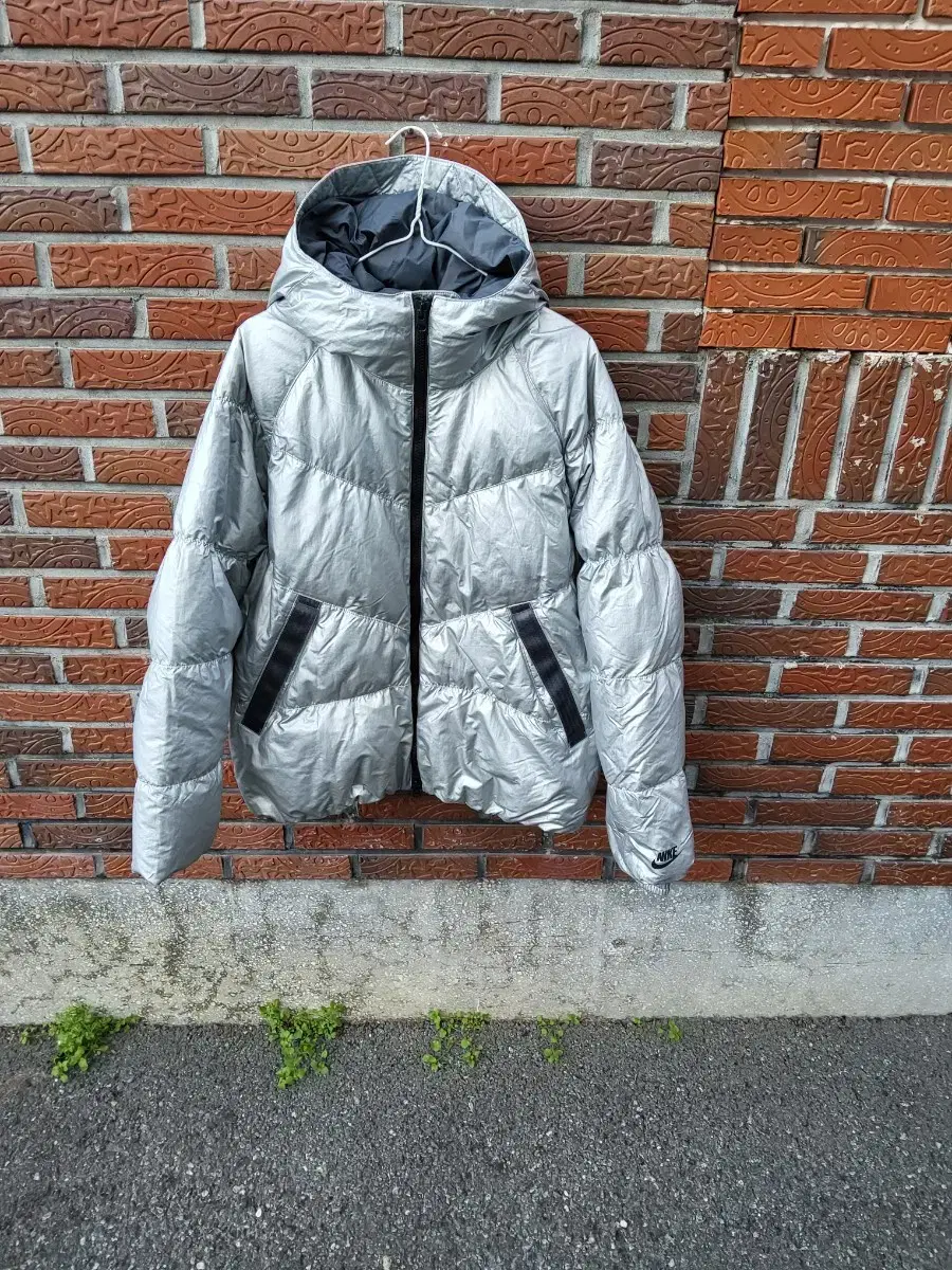 Nike downfill duck down hoodie jacket padded jumper outer.Unused