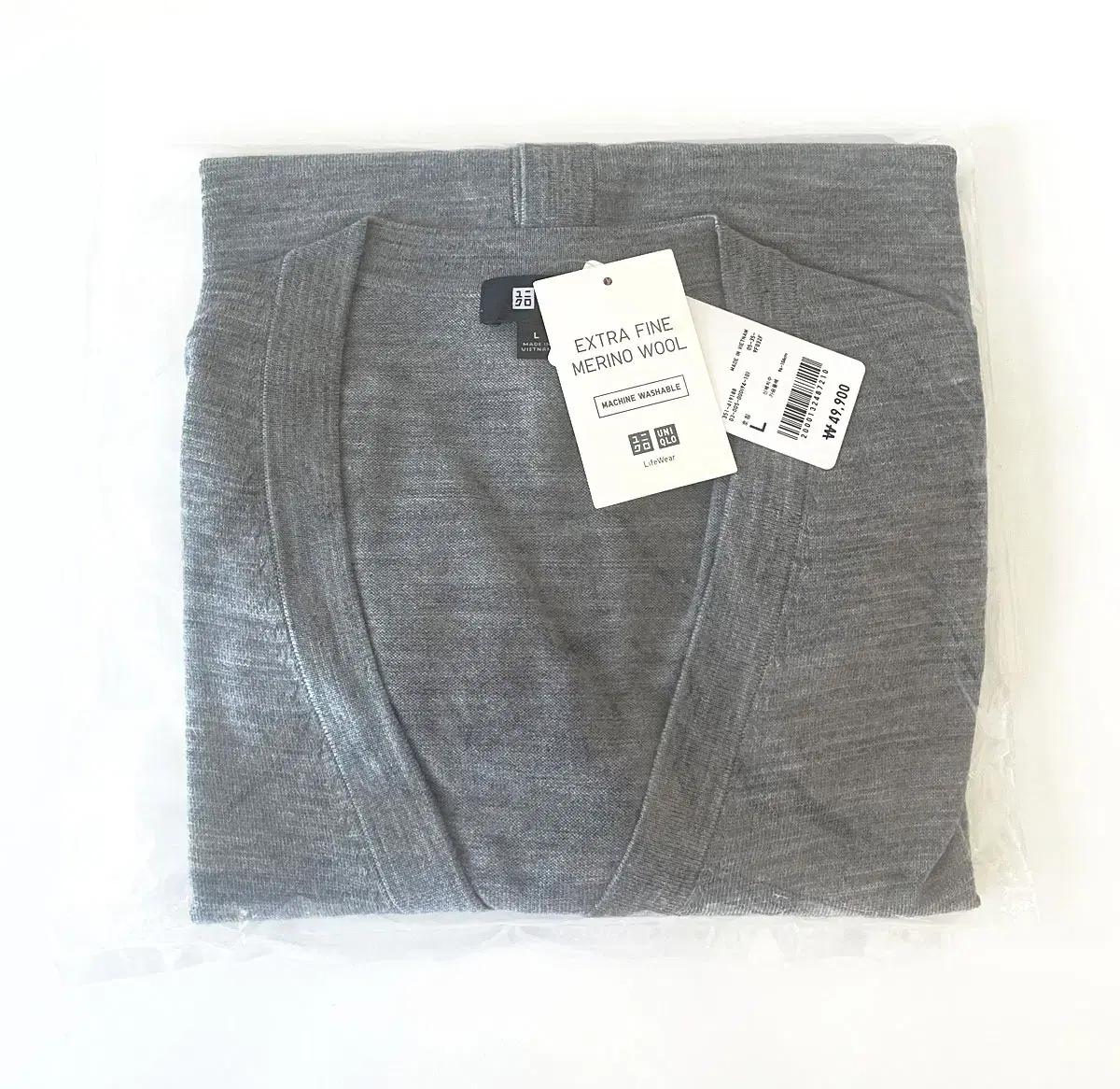 New arrivals Uniqlo Merino V-neck cardigan size L